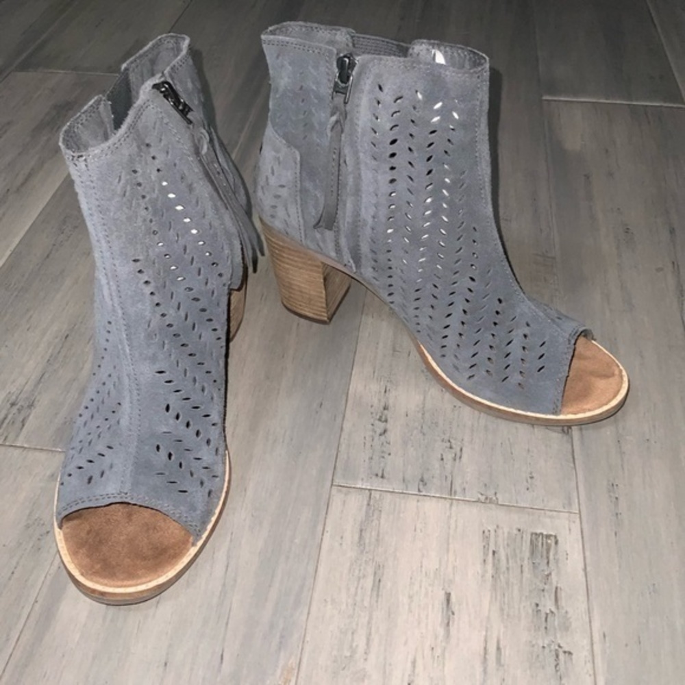 Toms Gray Suede Leather Open Toe Perforated Zip Up 3” Stacked Leather Heels 8.5